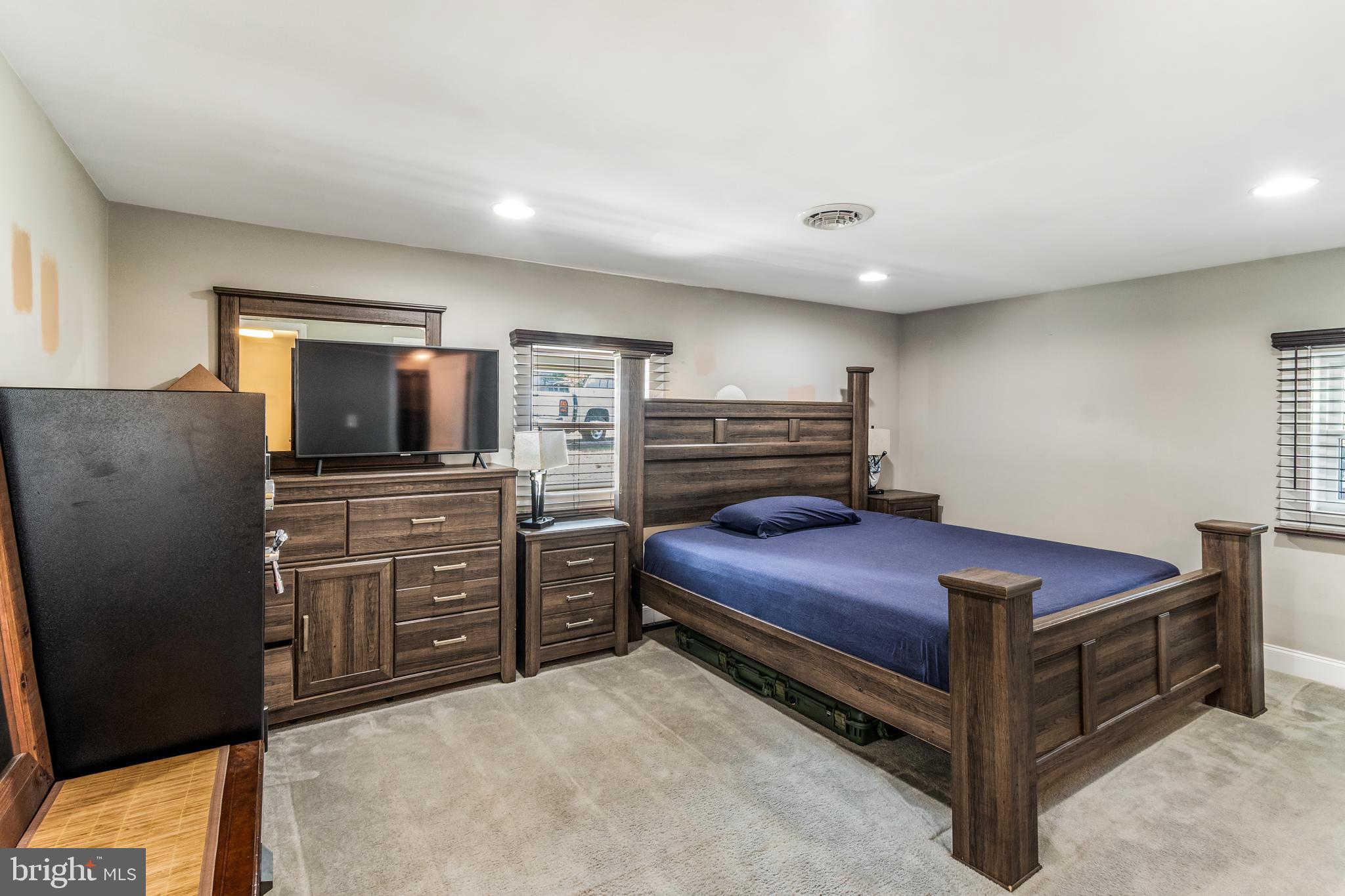 LAUREL ACRES - Residential