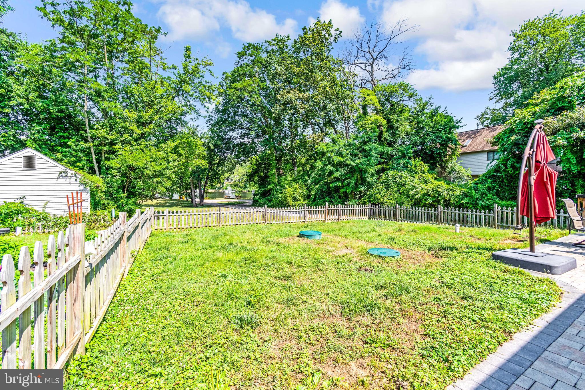 LAUREL ACRES - Residential