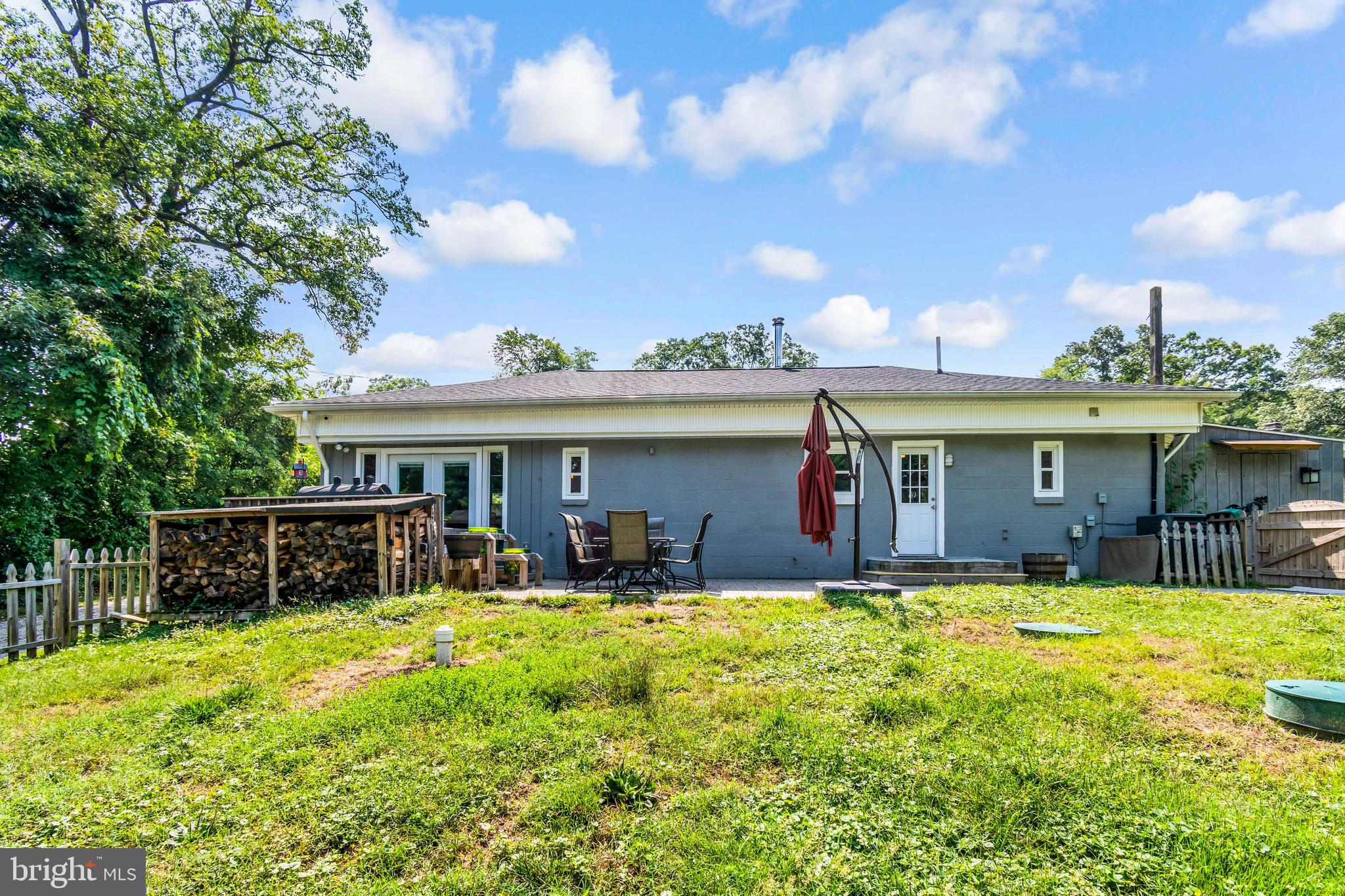 LAUREL ACRES - Residential