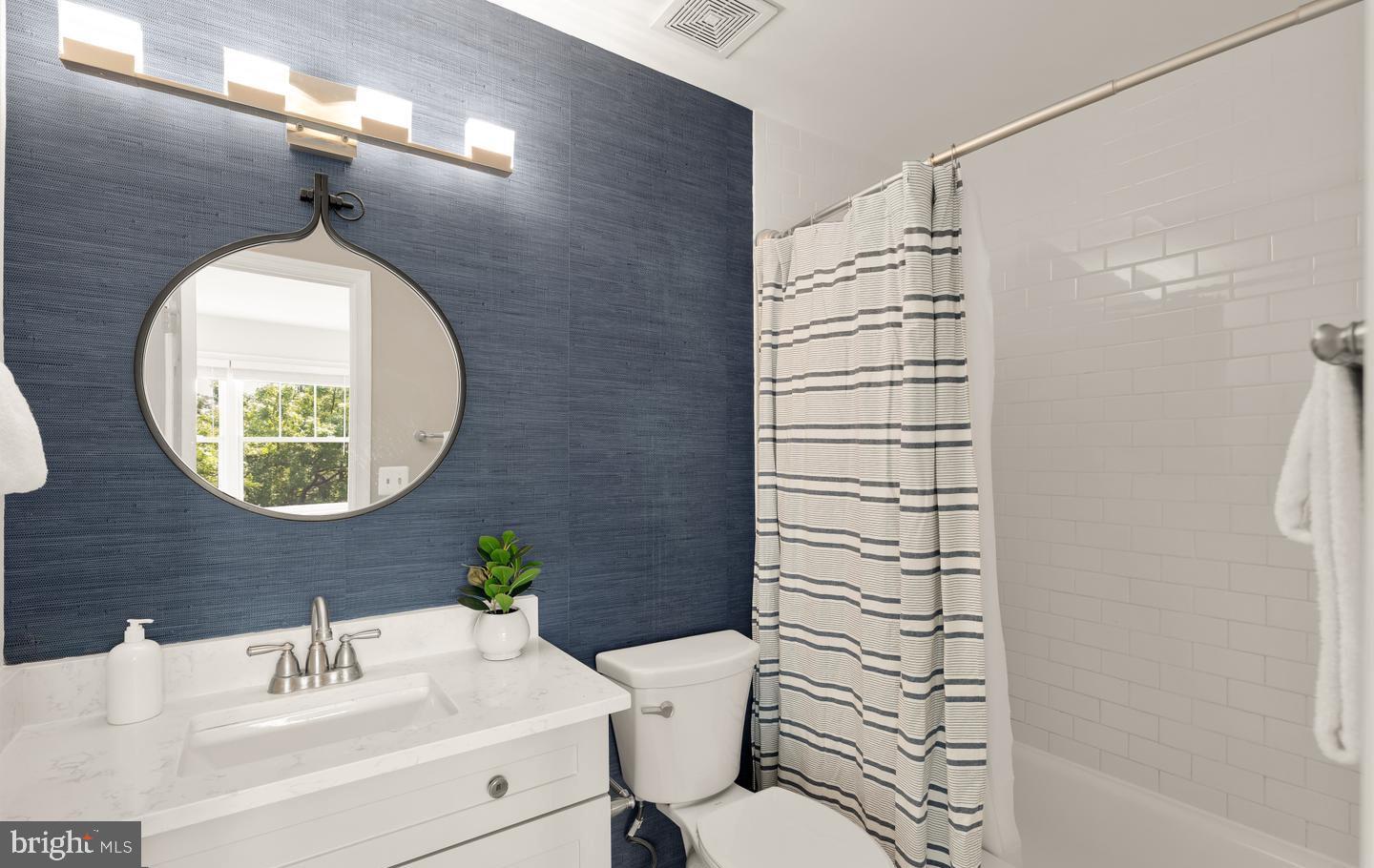 DUNDREE KNOLL - Residential Lease