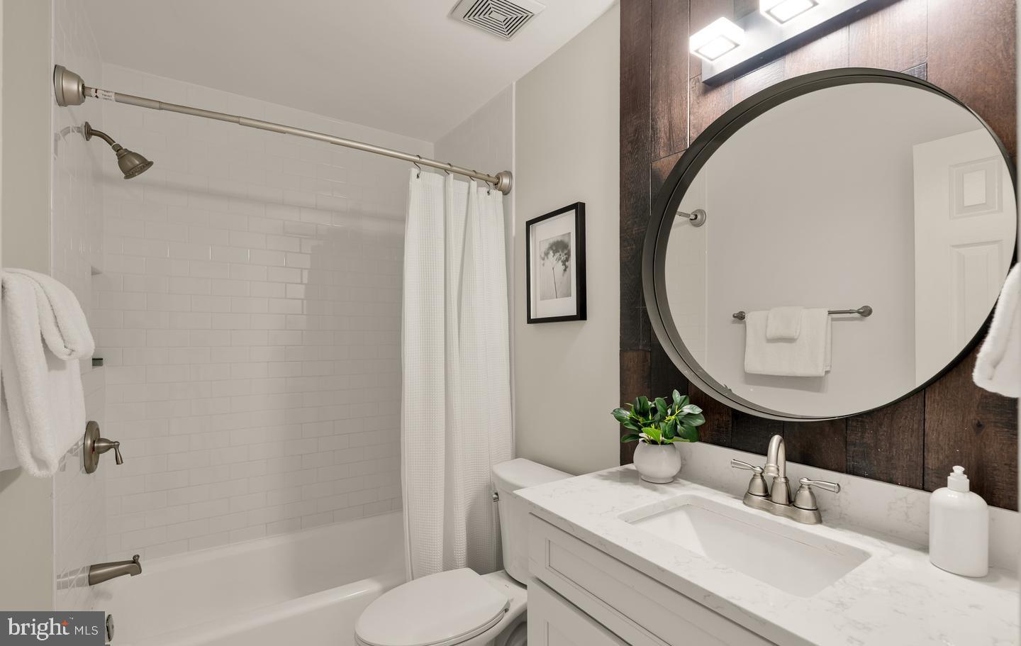 DUNDREE KNOLL - Residential Lease