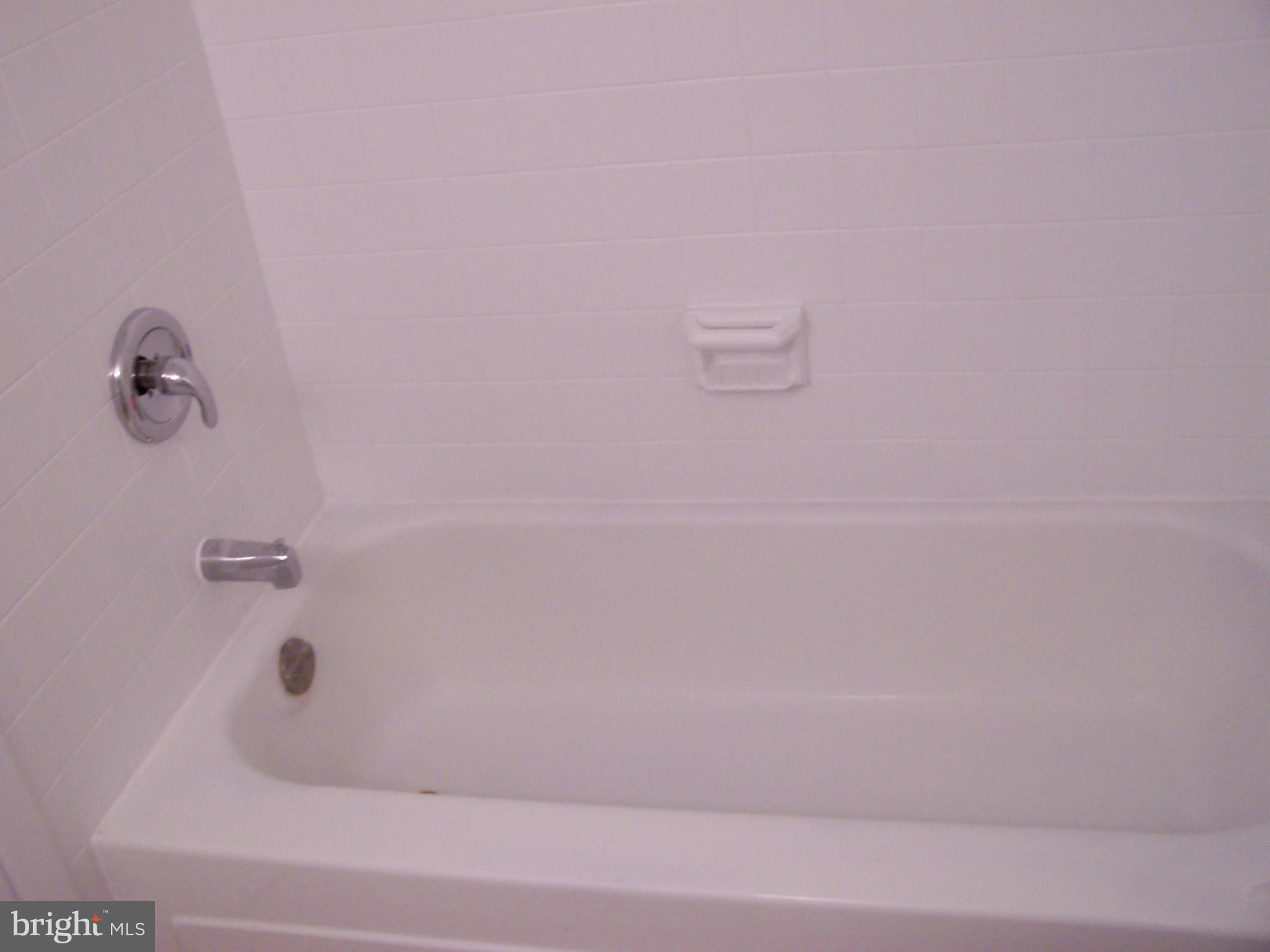 WOODBURN VILLAGE - Residential Lease