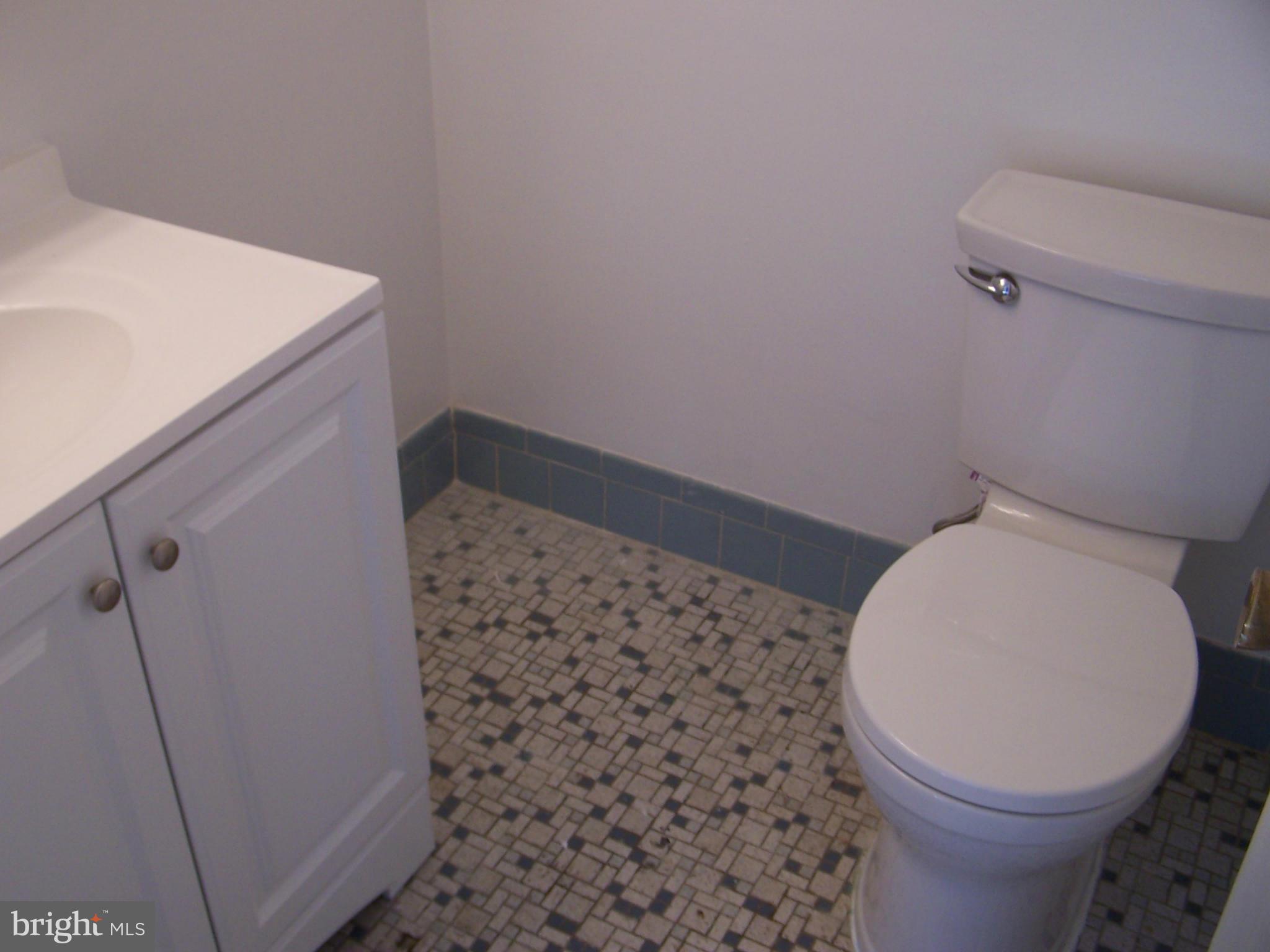 WOODBURN VILLAGE - Residential Lease