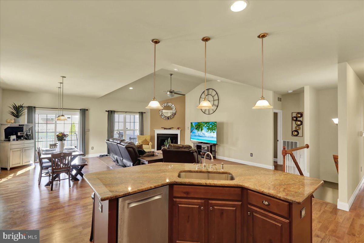 MOUNTAINVIEW - Residential