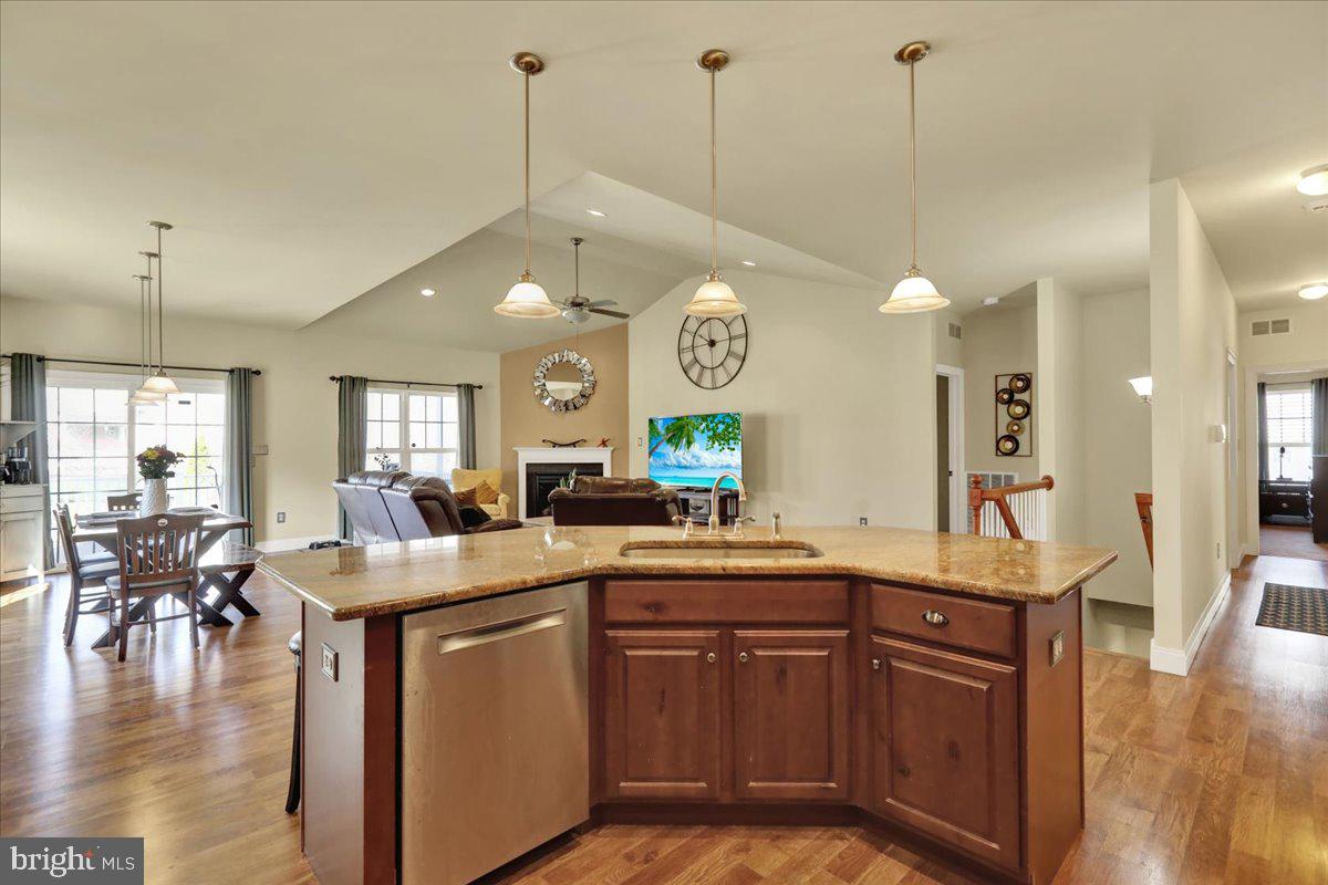 MOUNTAINVIEW - Residential