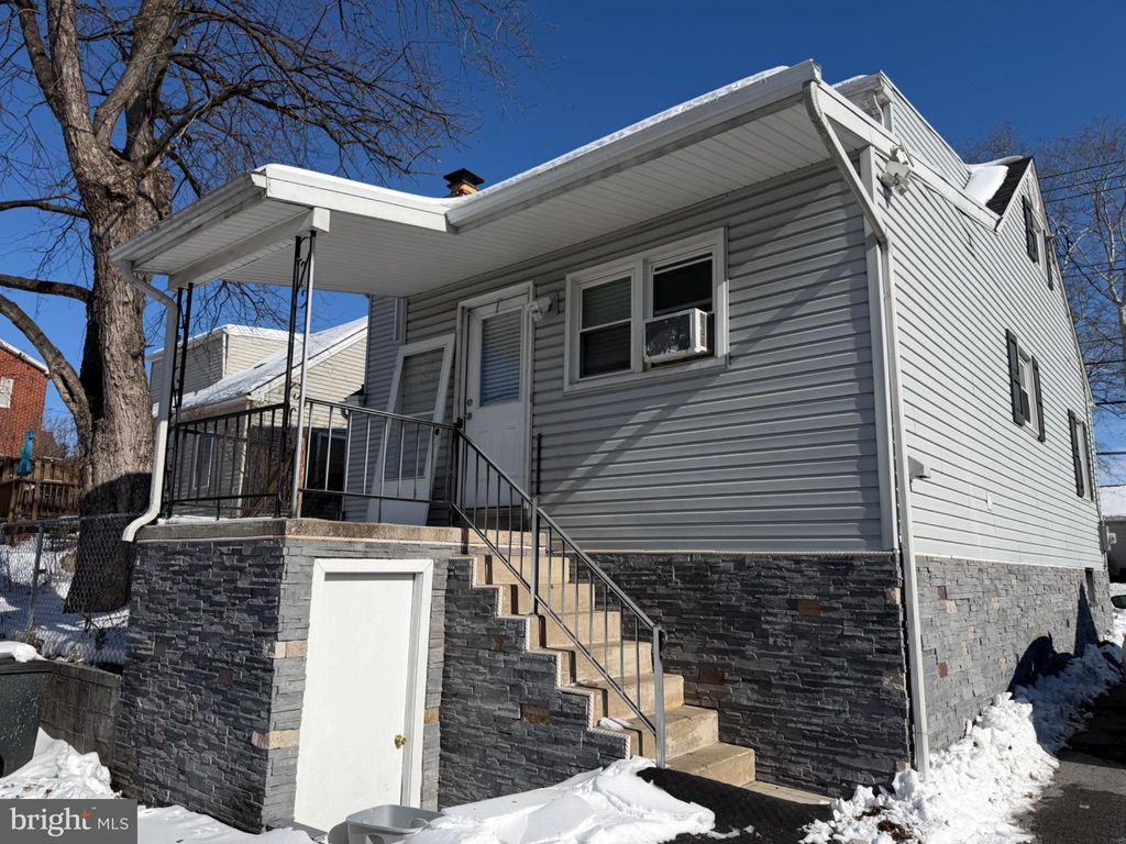 Photo of 7 Rutherford Road, HARRISBURG, PA 17109 (MLS # PADA2057380)