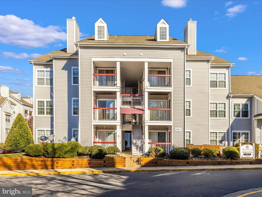 One Bedroom Updated Top Floor Condo in Breckenridge.... Granite counters, Cherry Cabinets, NEW LVP floors, freshly painted and ready for YOU to move in before the New Year.  Truly easy living in this unit and it's only seconds from I270 exit.  Walk to Costco, Library & a super short drive to Kentlands, Rio and  Shady Grove Metro. Community Pool, Tennis Courts, picnic area. One assigned parking space. W/D in unit. Simply a Gem !
