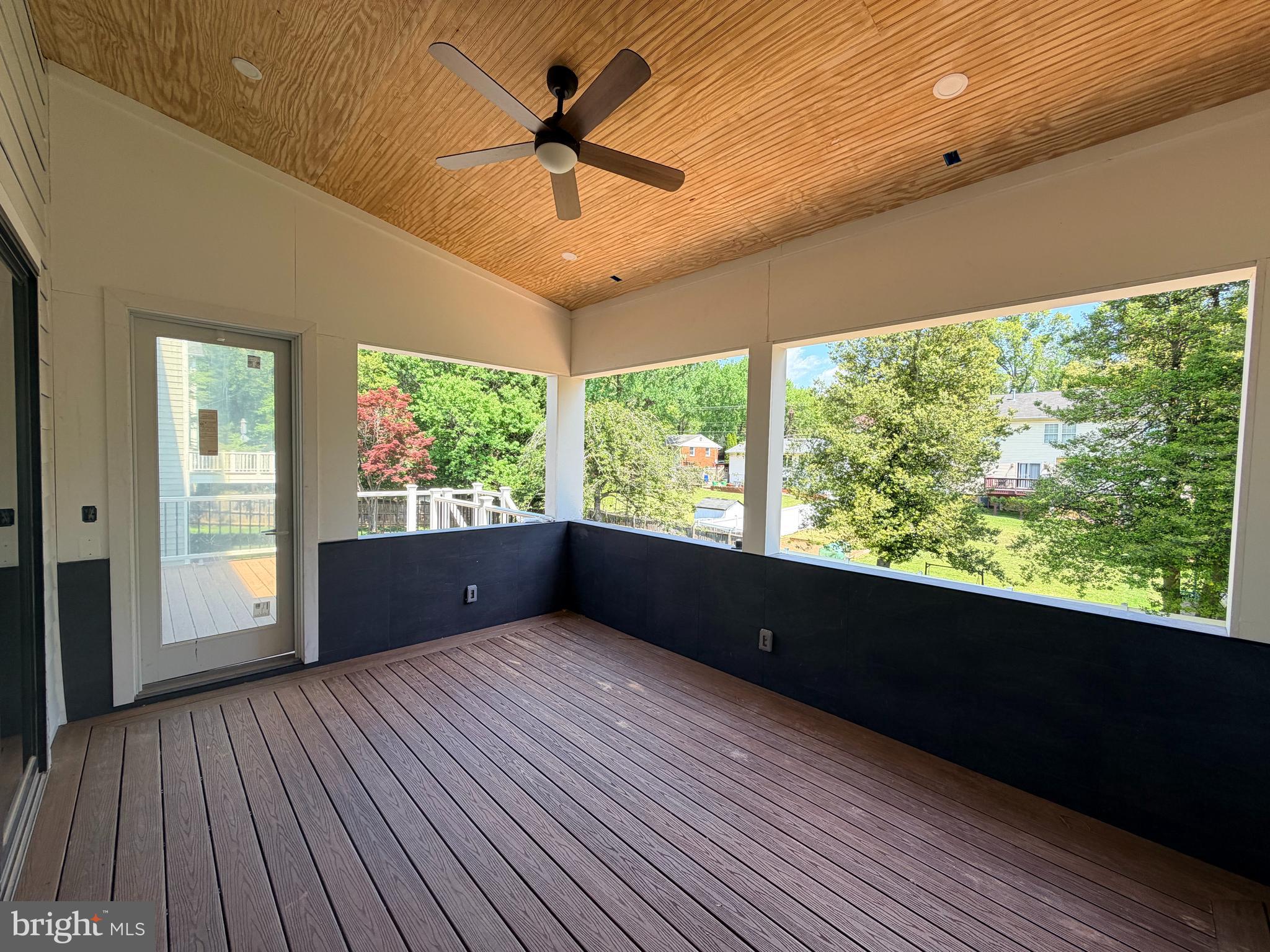 VIENNA WOODS - Residential