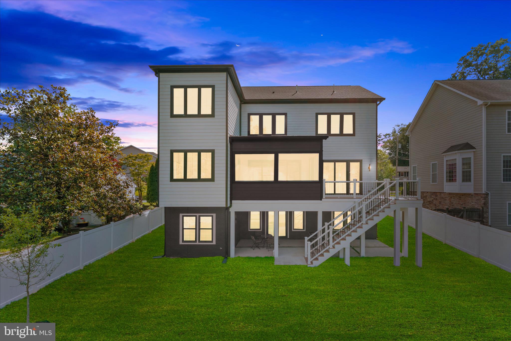 1110 HILLCREST DRIVE SW