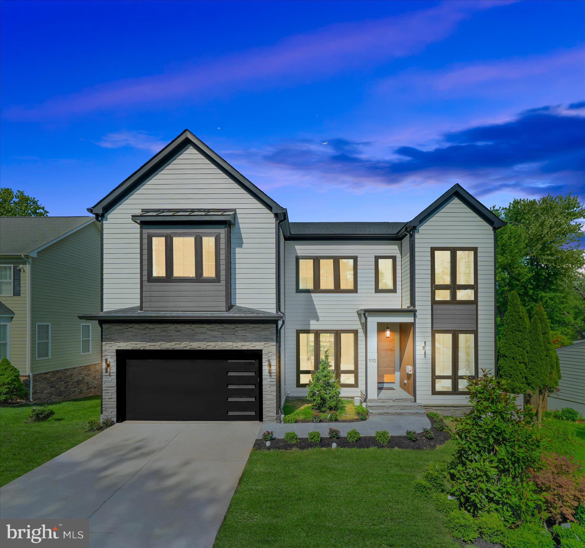 1110 HILLCREST DRIVE SW