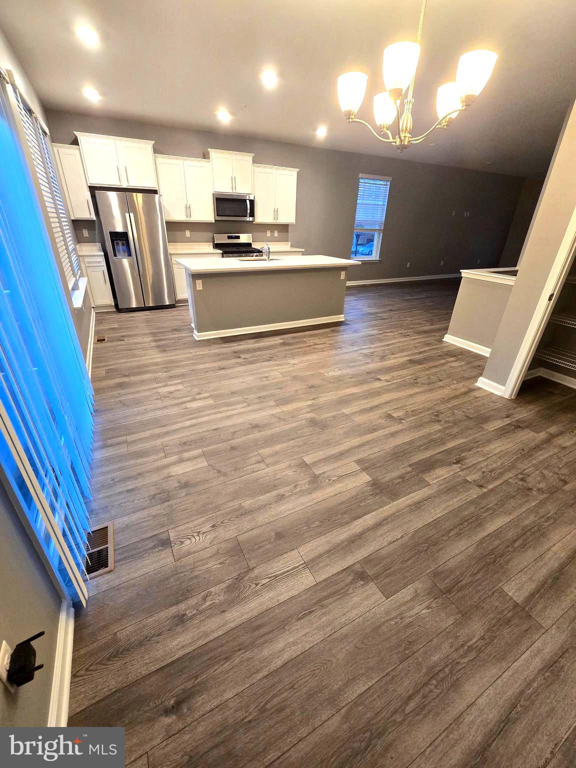 2118 RUBY TURN