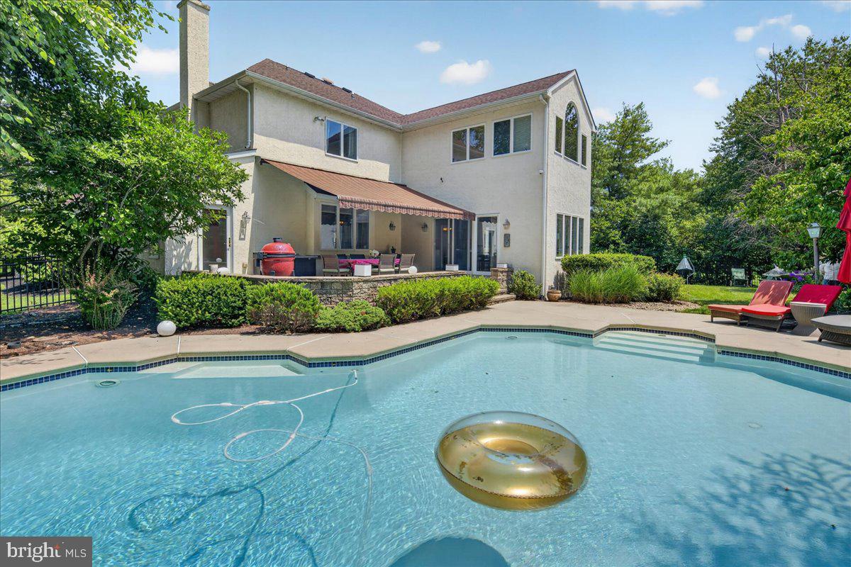 157 CHRISTOPHER DRIVE