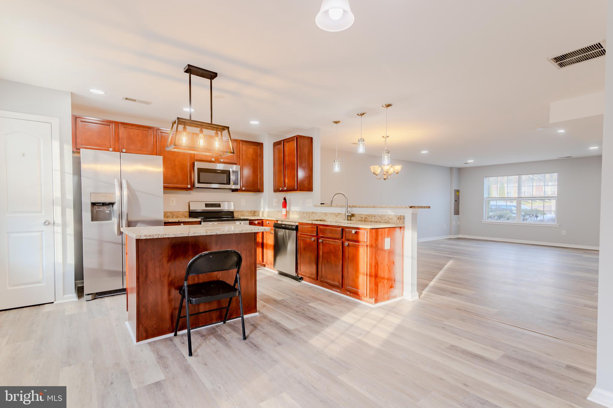 HANOVER SQUARE - Residential