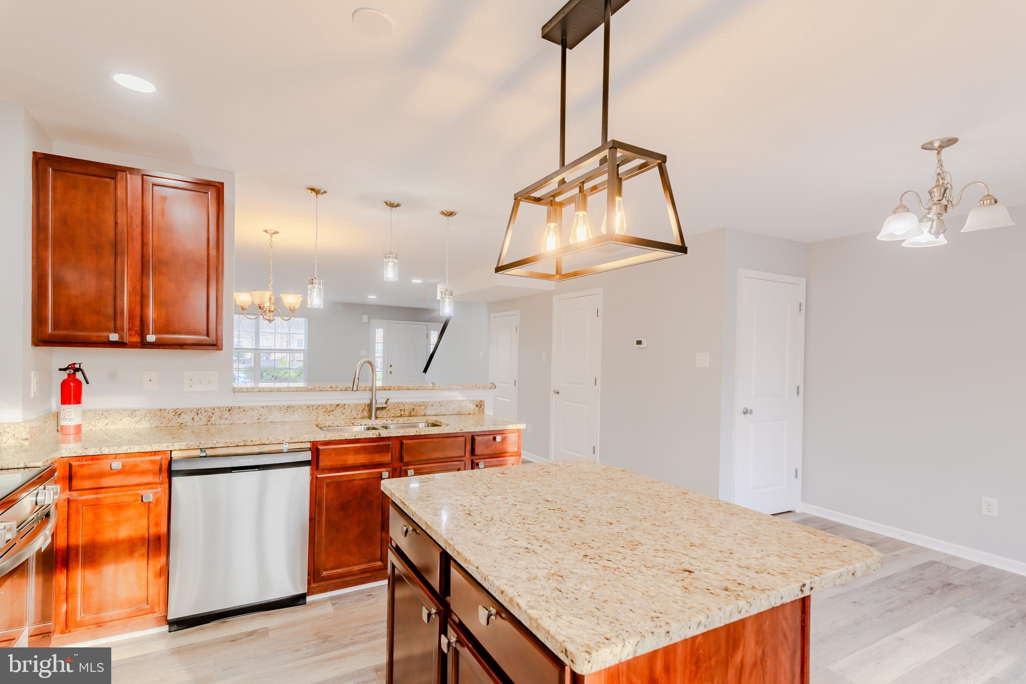 HANOVER SQUARE - Residential