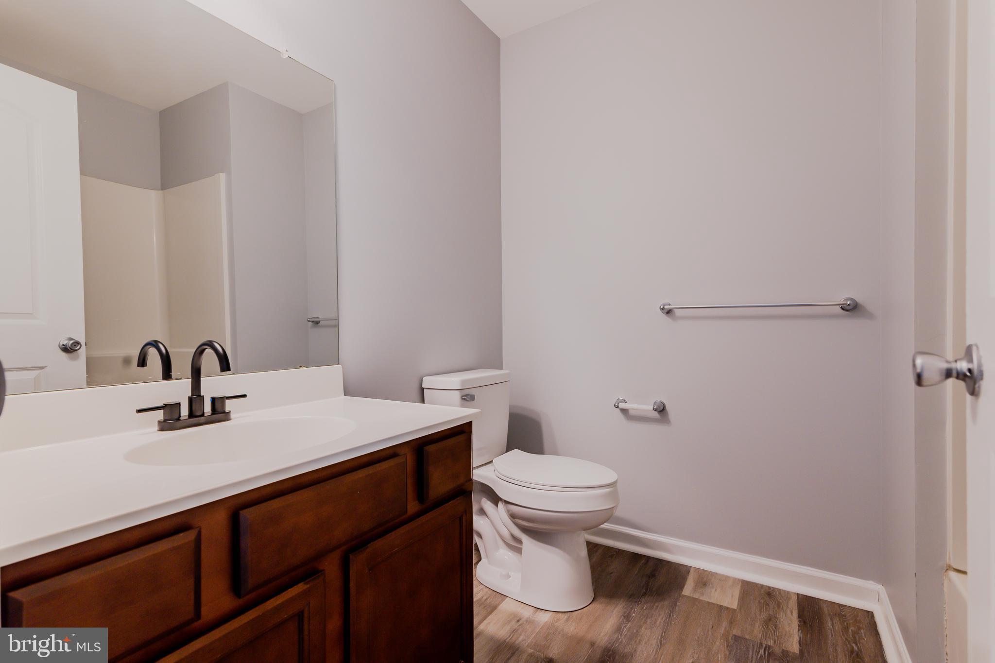 HANOVER SQUARE - Residential