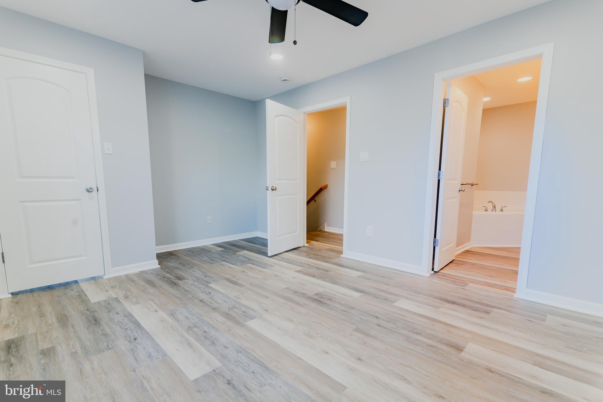 HANOVER SQUARE - Residential