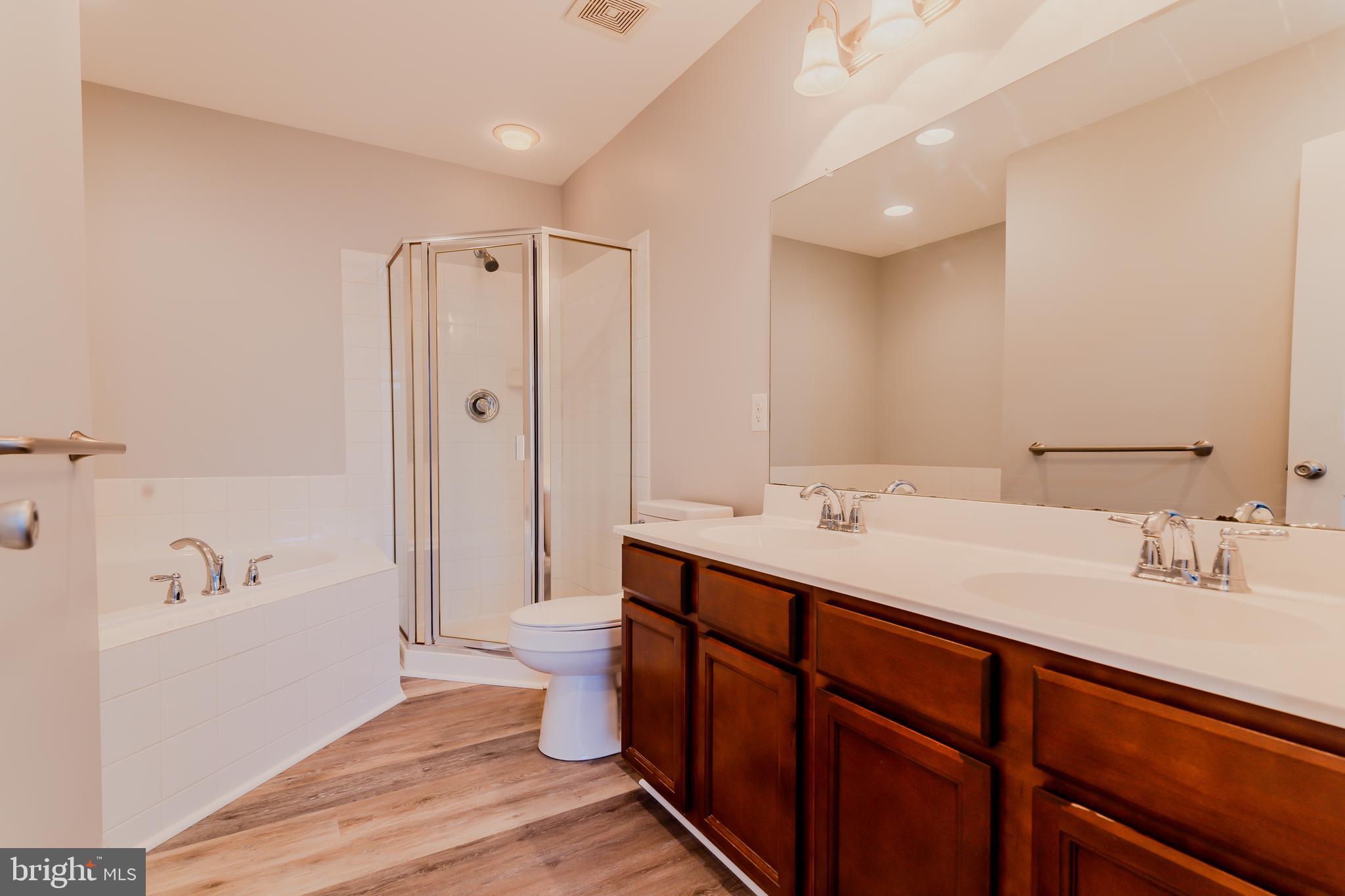 HANOVER SQUARE - Residential