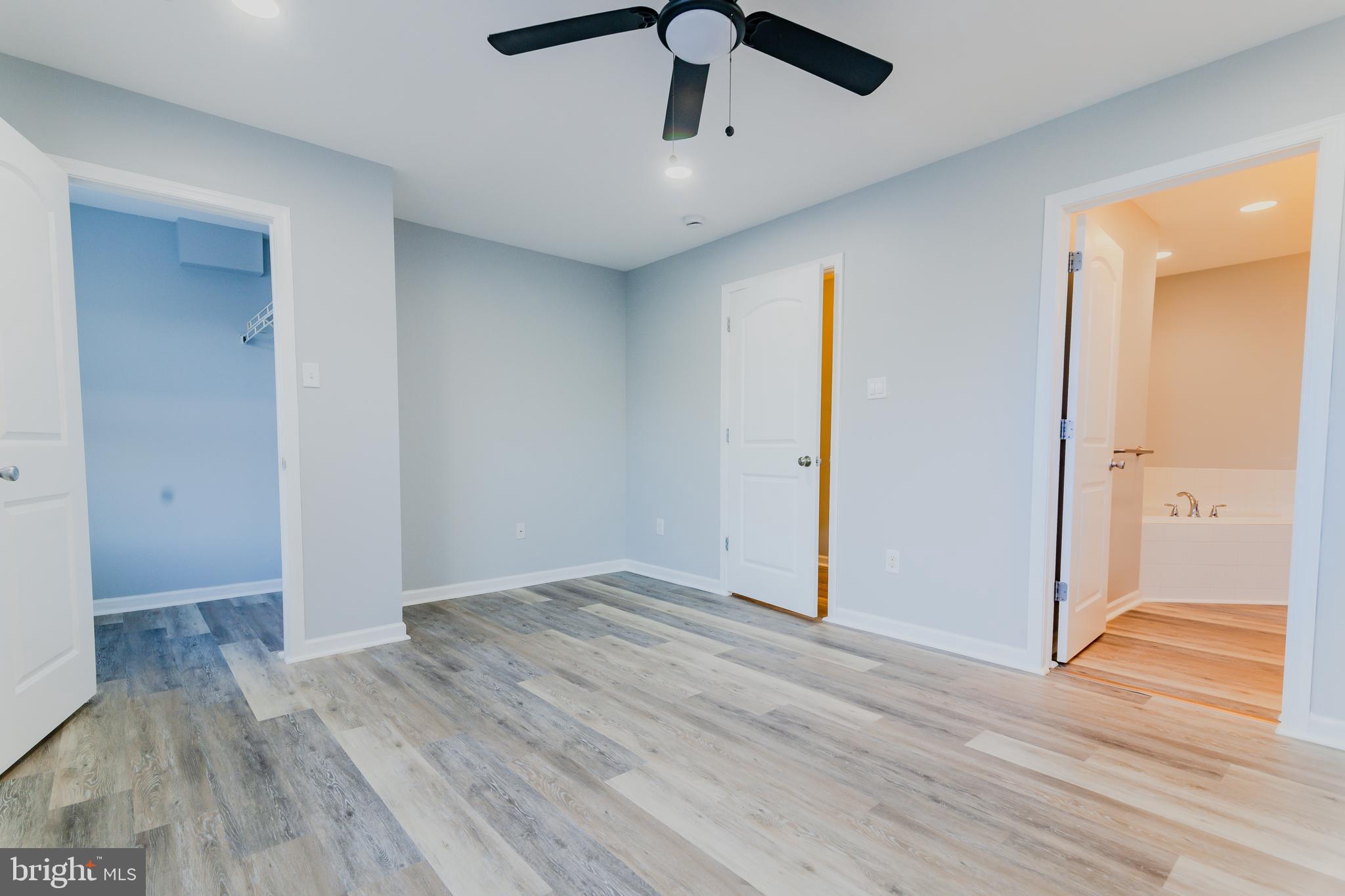 HANOVER SQUARE - Residential