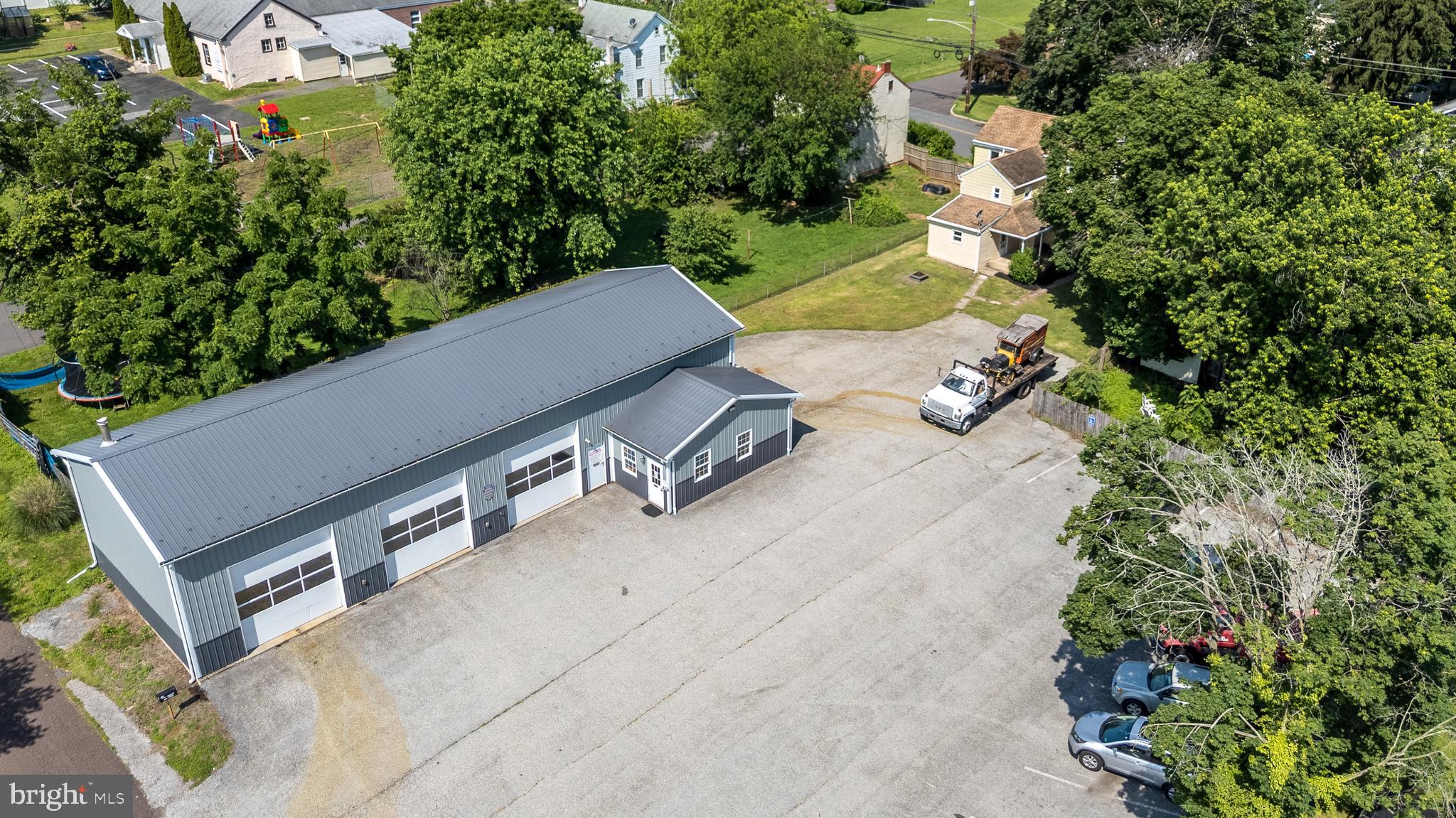 386 LAURELWOOD ROAD