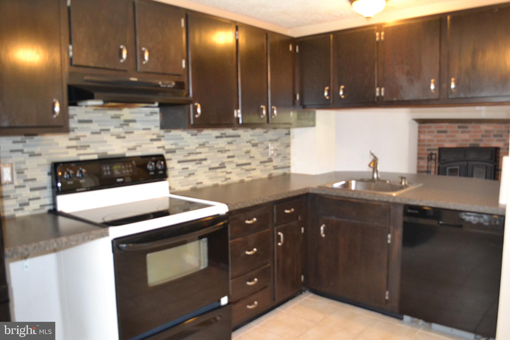 LAUREL VALLEY - Residential Lease