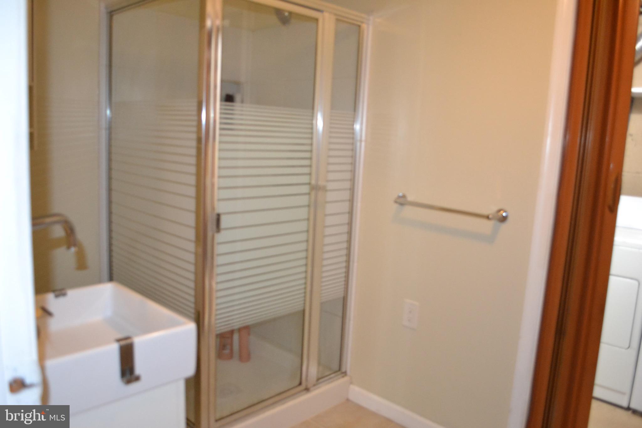 LAUREL VALLEY - Residential Lease