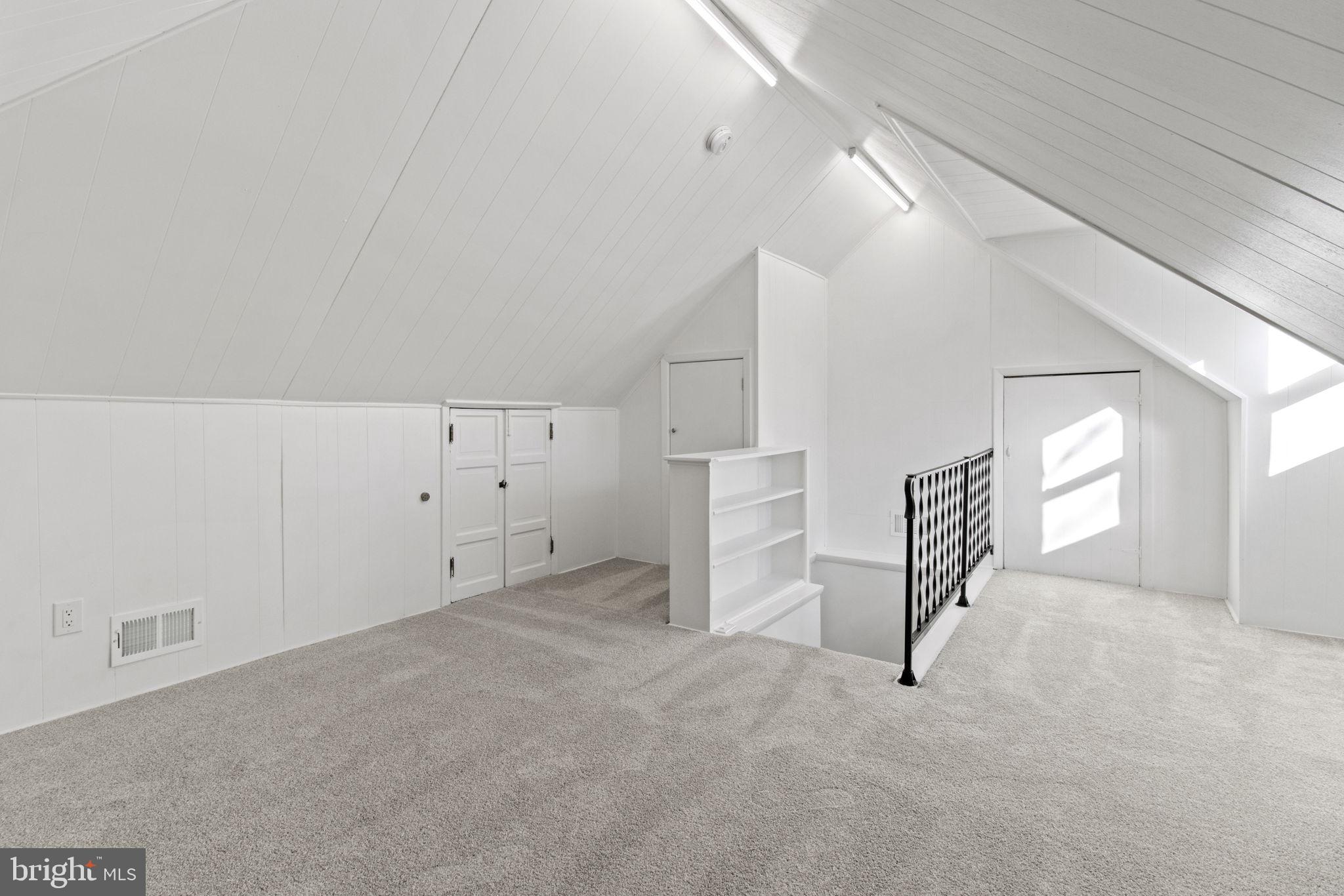 ROLLINGWOOD - Residential