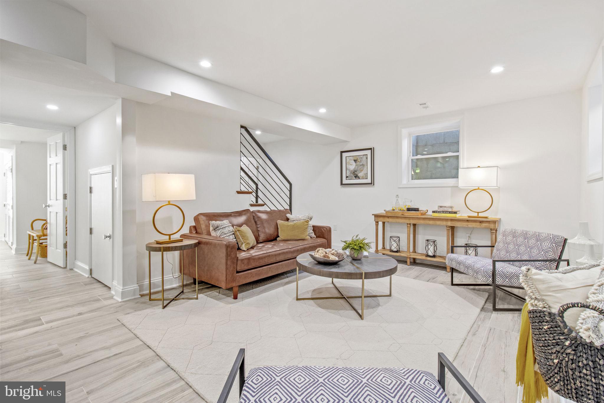 ROLLINGWOOD - Residential