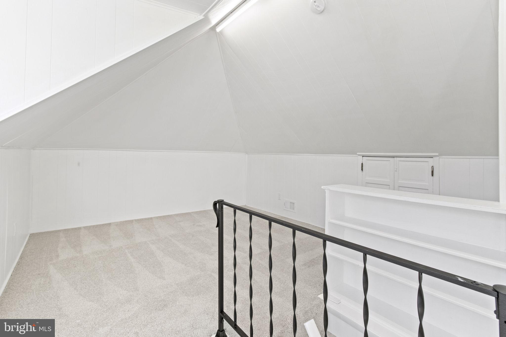 ROLLINGWOOD - Residential