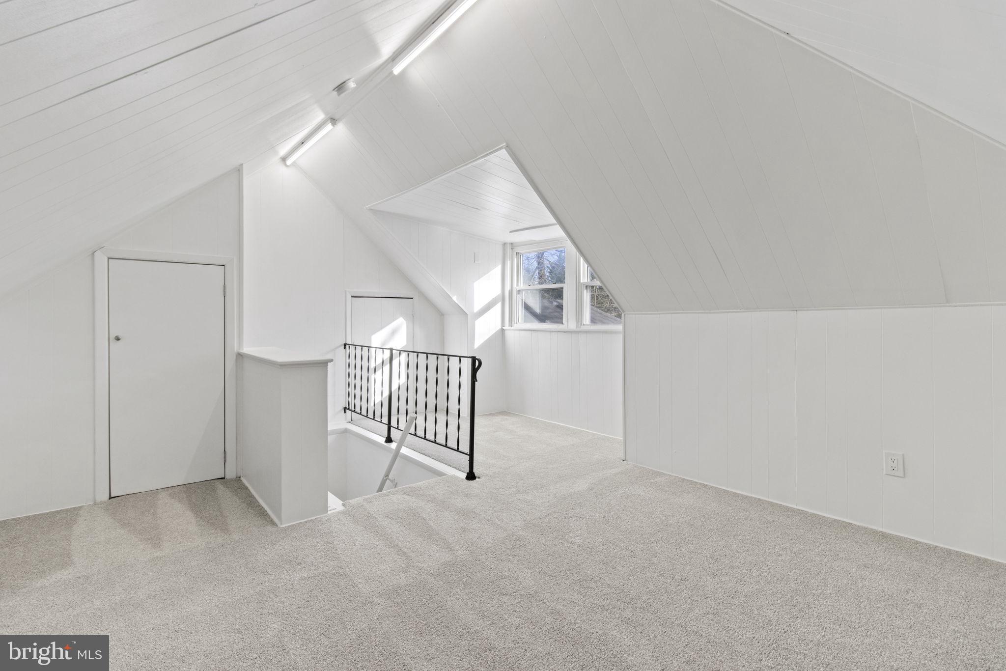 ROLLINGWOOD - Residential