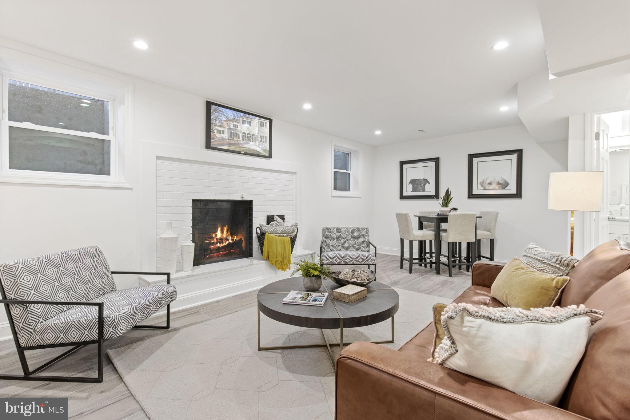 ROLLINGWOOD - Residential