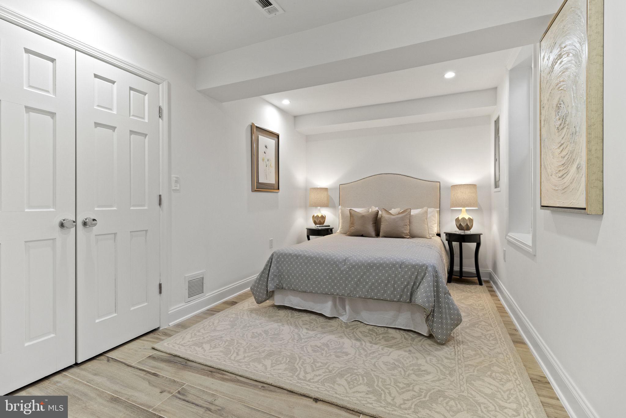 ROLLINGWOOD - Residential