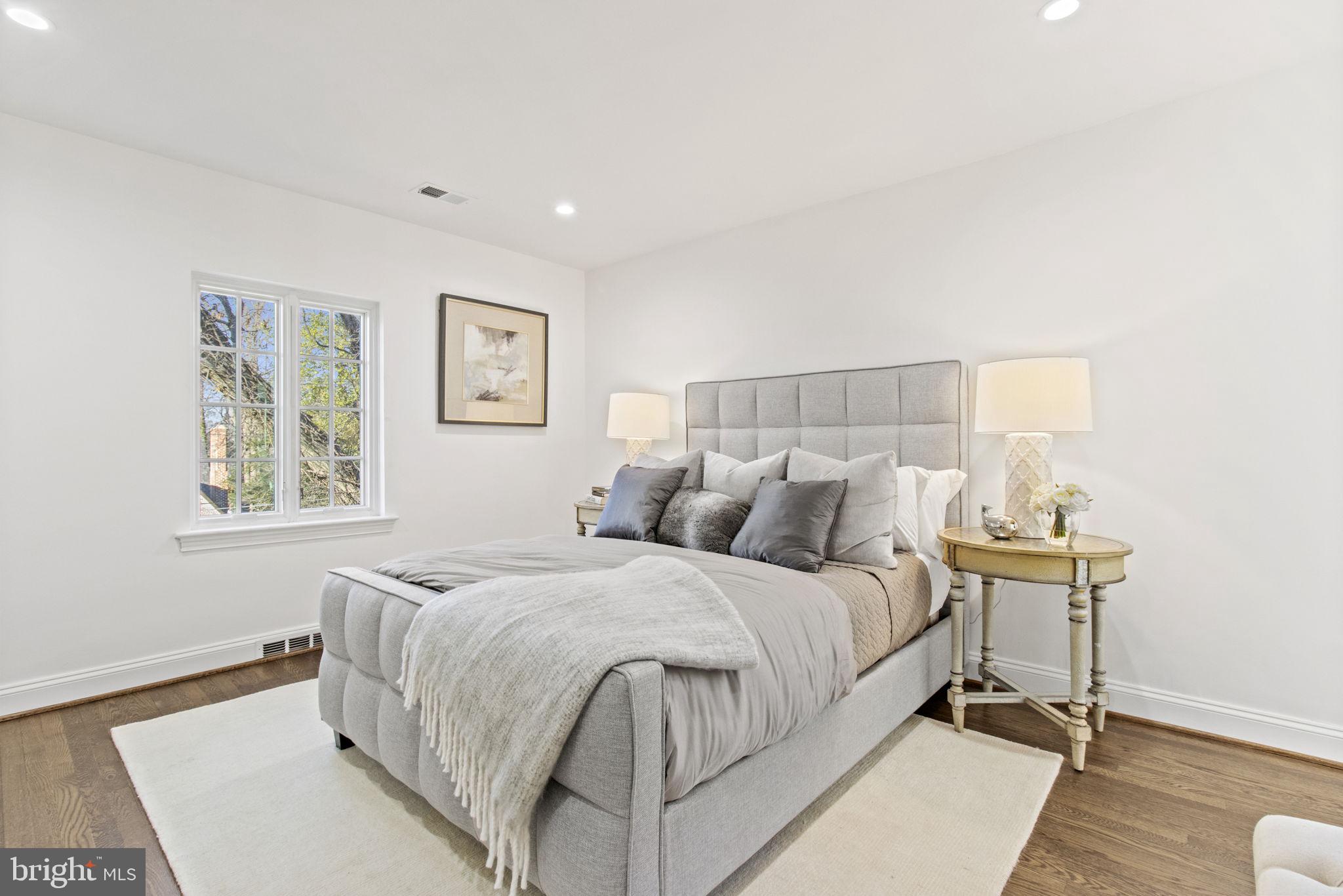 ROLLINGWOOD - Residential