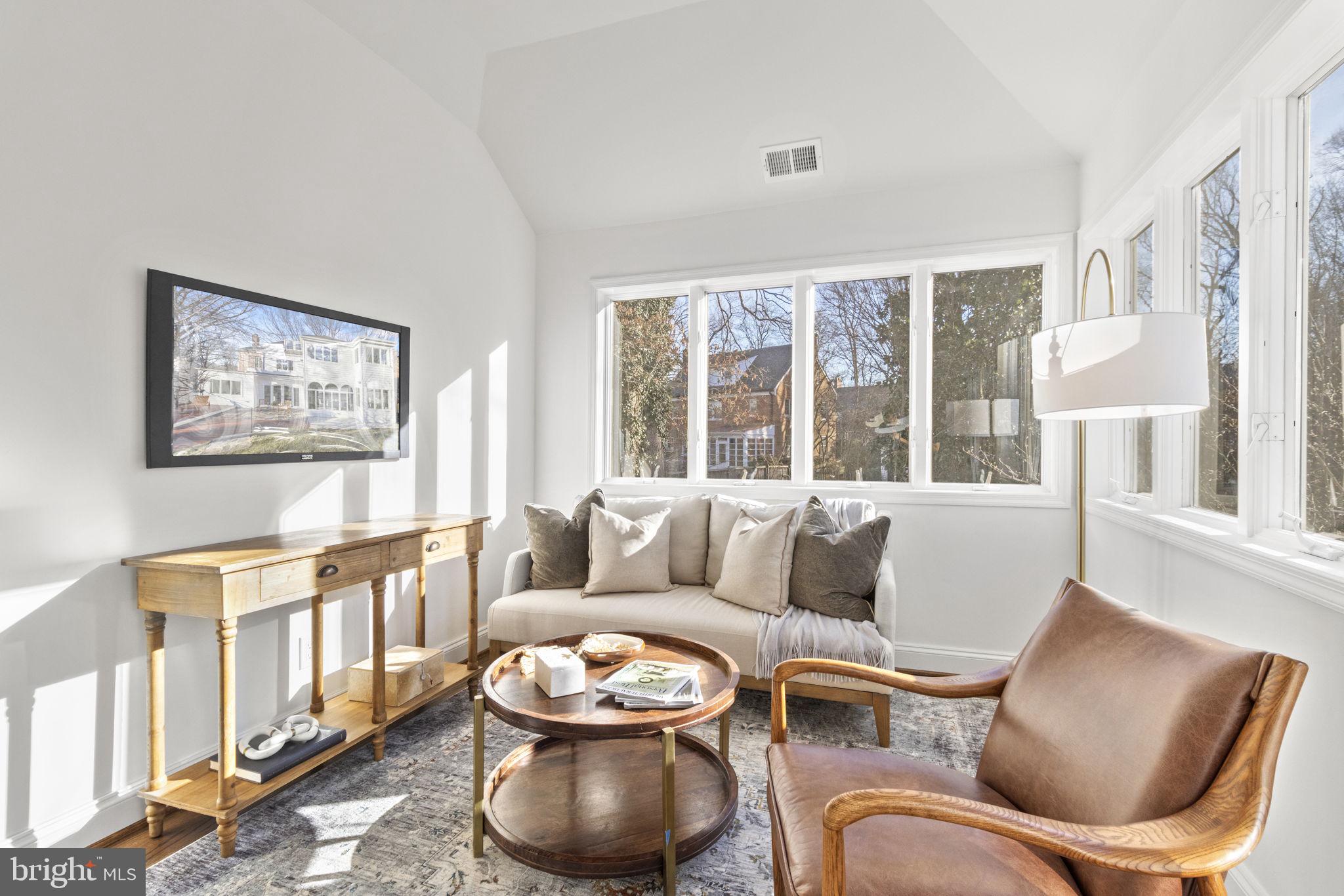 ROLLINGWOOD - Residential
