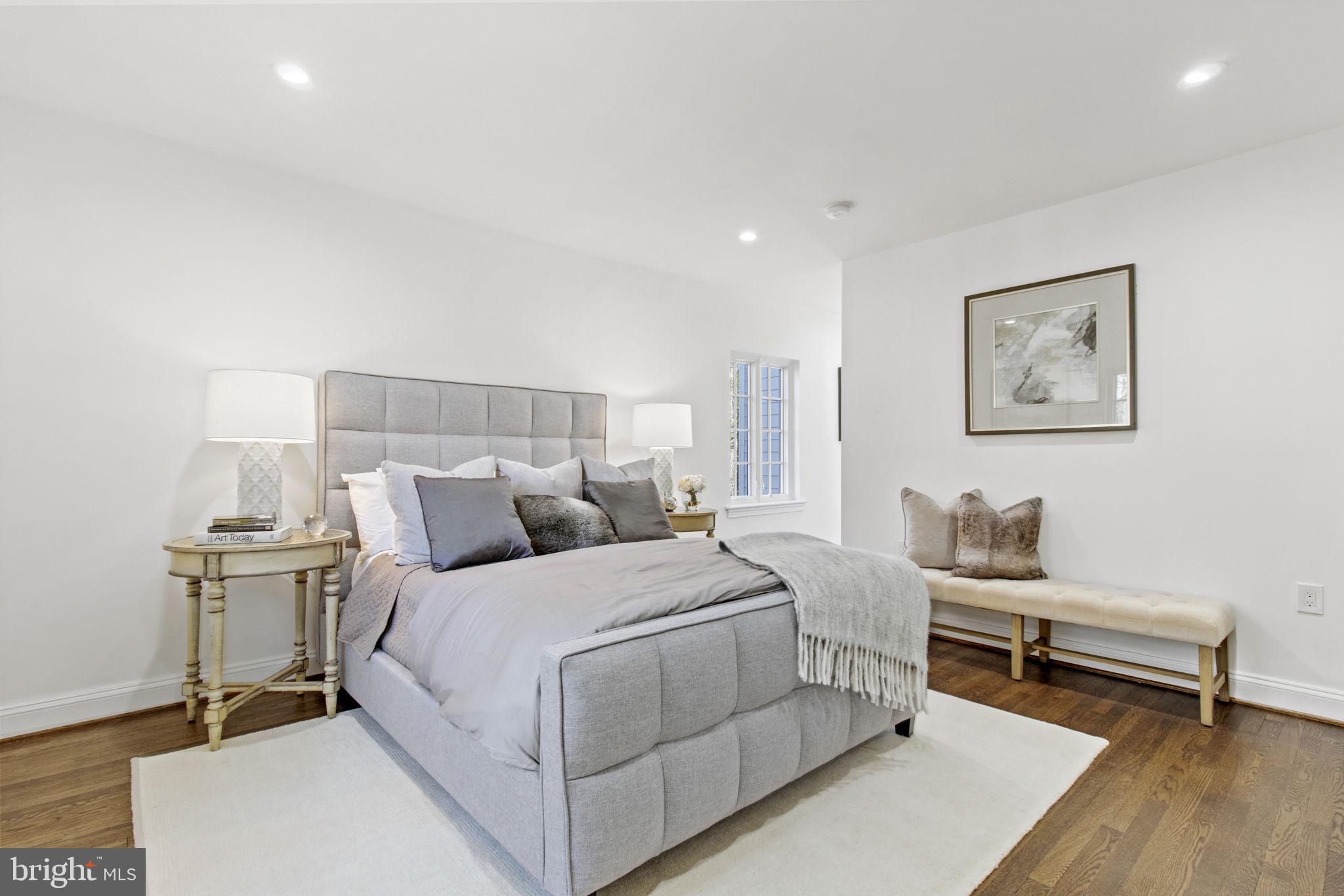 ROLLINGWOOD - Residential
