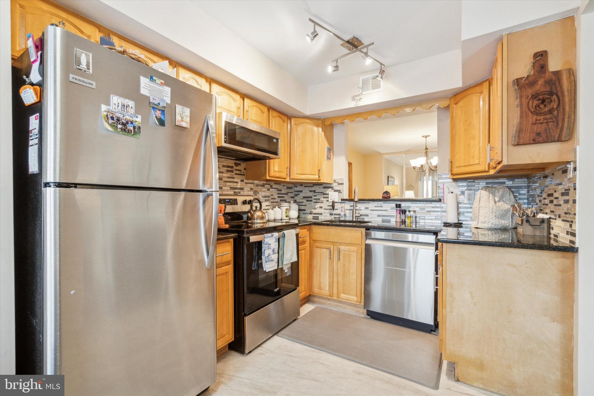 WILLOW KNOLL - Residential