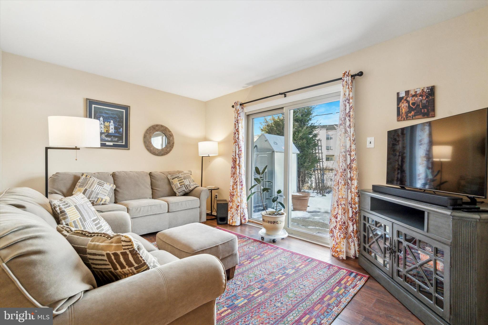 WILLOW KNOLL - Residential