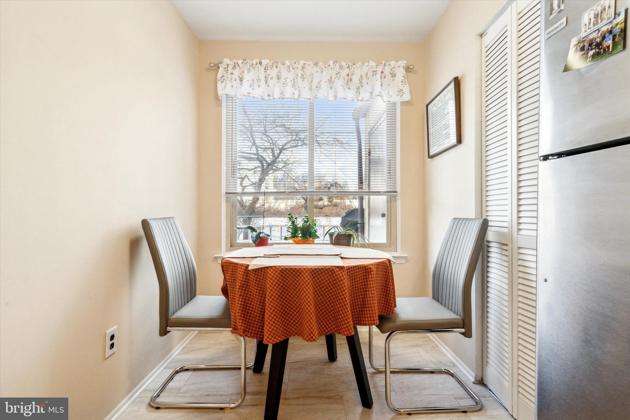 WILLOW KNOLL - Residential