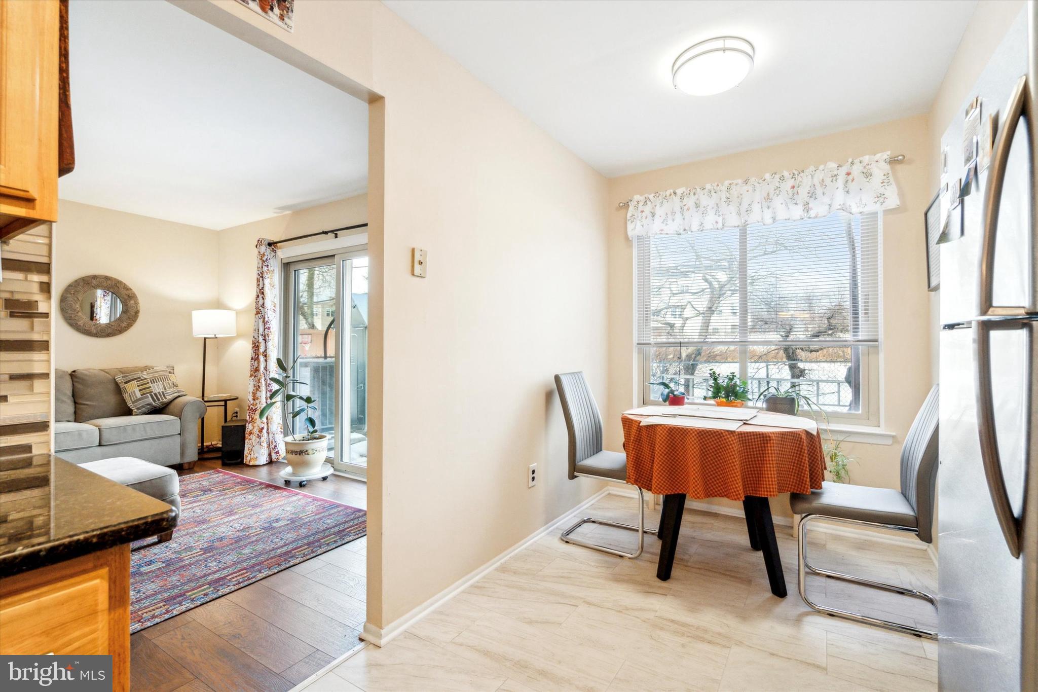 WILLOW KNOLL - Residential