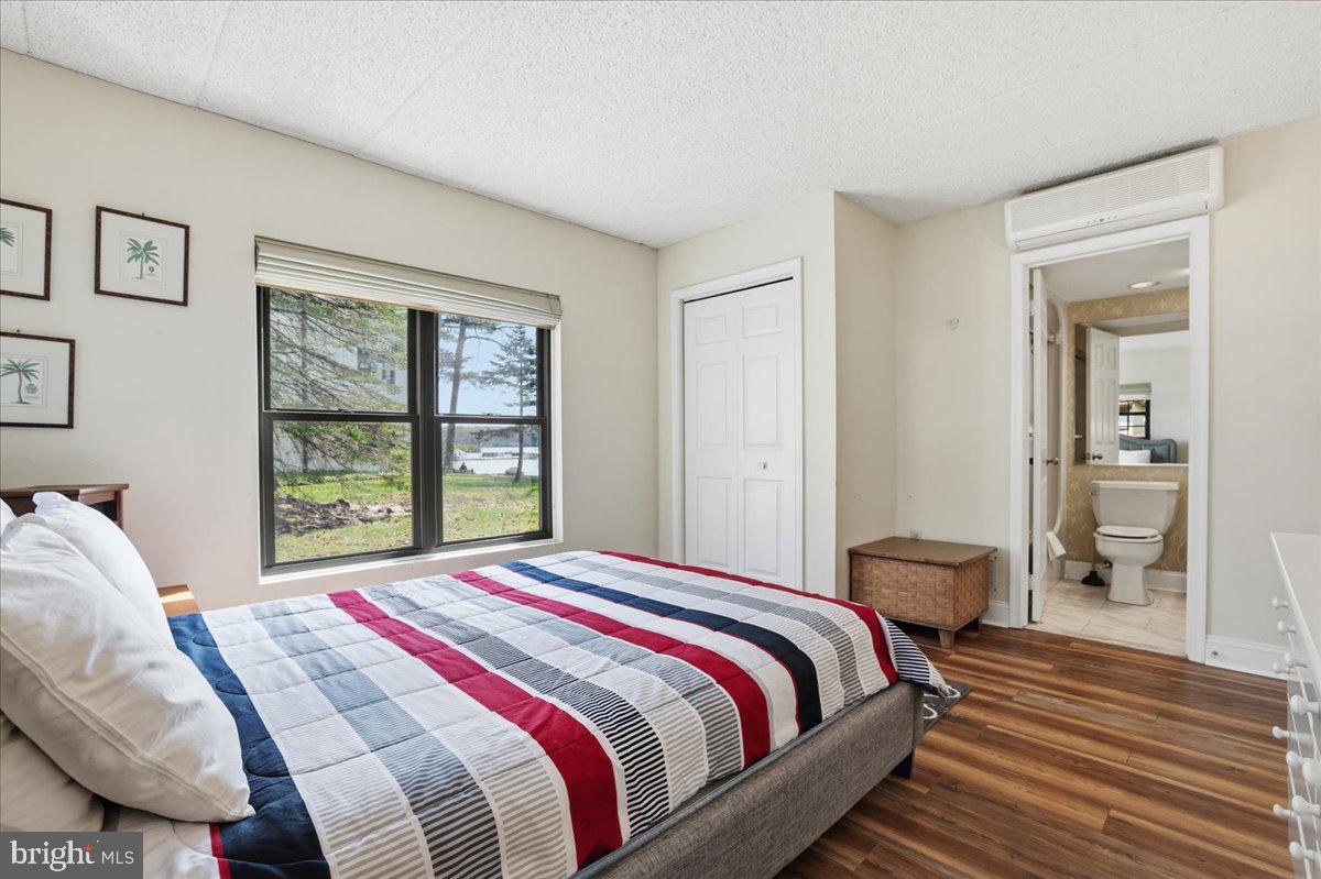 MIDLAKE CONDOS - Residential