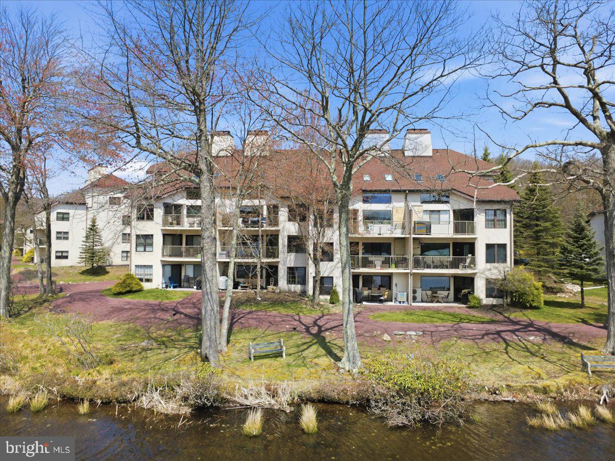 MIDLAKE CONDOS - Residential