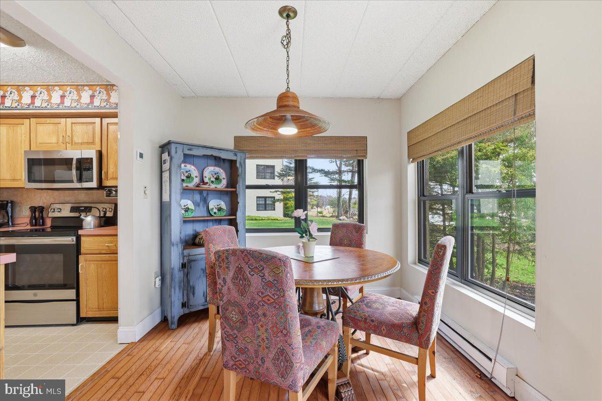 MIDLAKE CONDOS - Residential