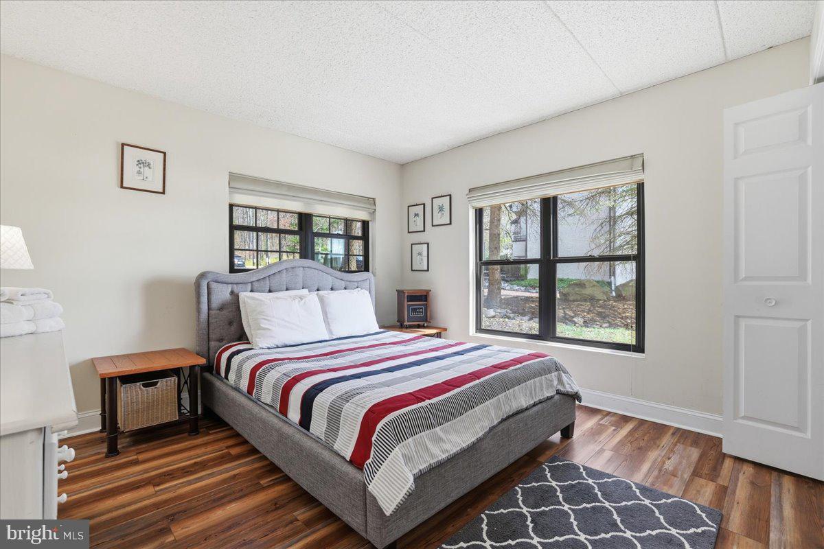 MIDLAKE CONDOS - Residential