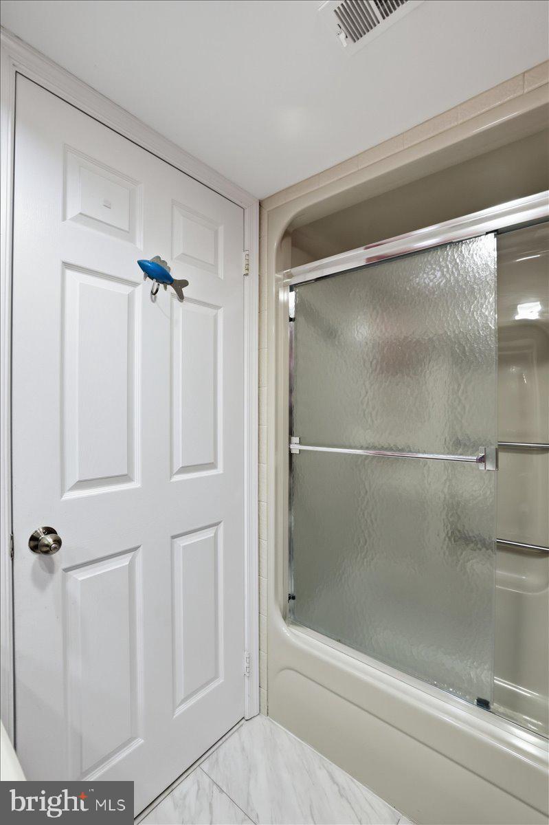 MIDLAKE CONDOS - Residential