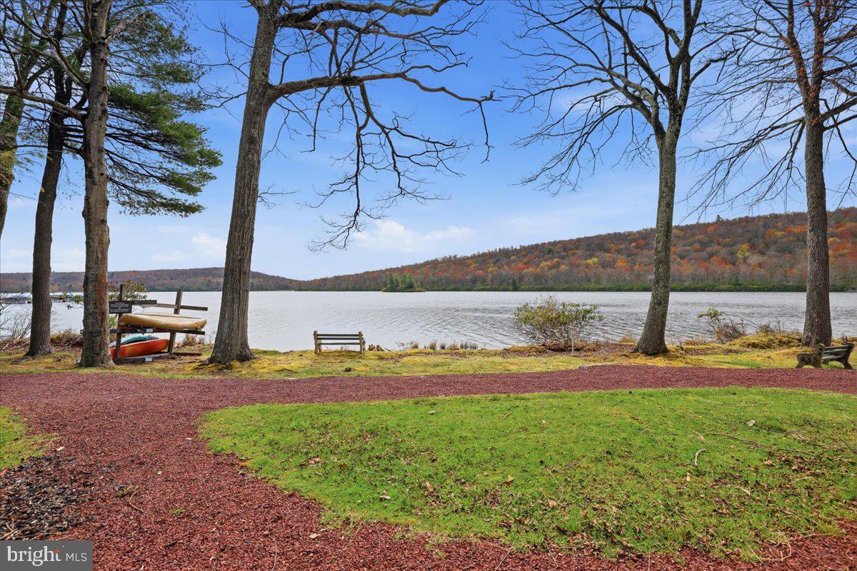 MIDLAKE CONDOS - Residential