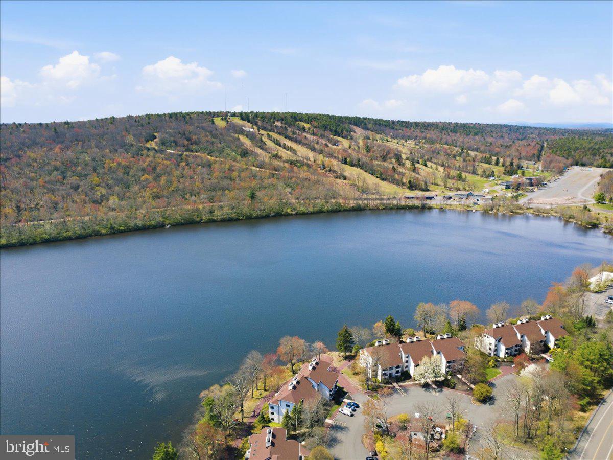 MIDLAKE CONDOS - Residential