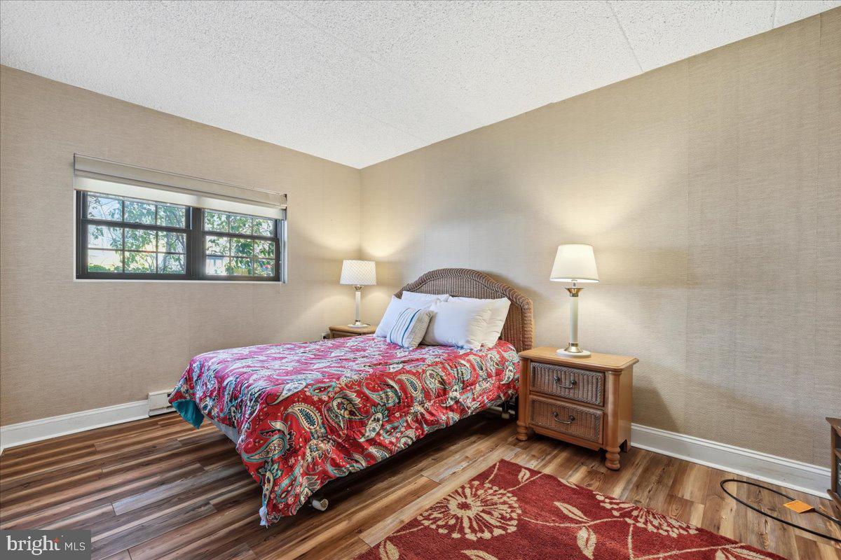 MIDLAKE CONDOS - Residential