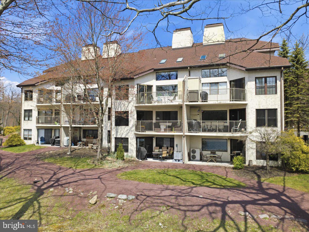 MIDLAKE CONDOS - Residential