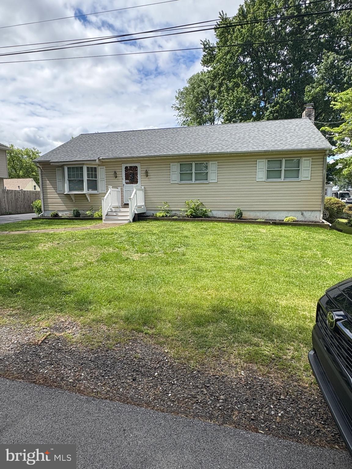 FEASTERVILLE - Residential
