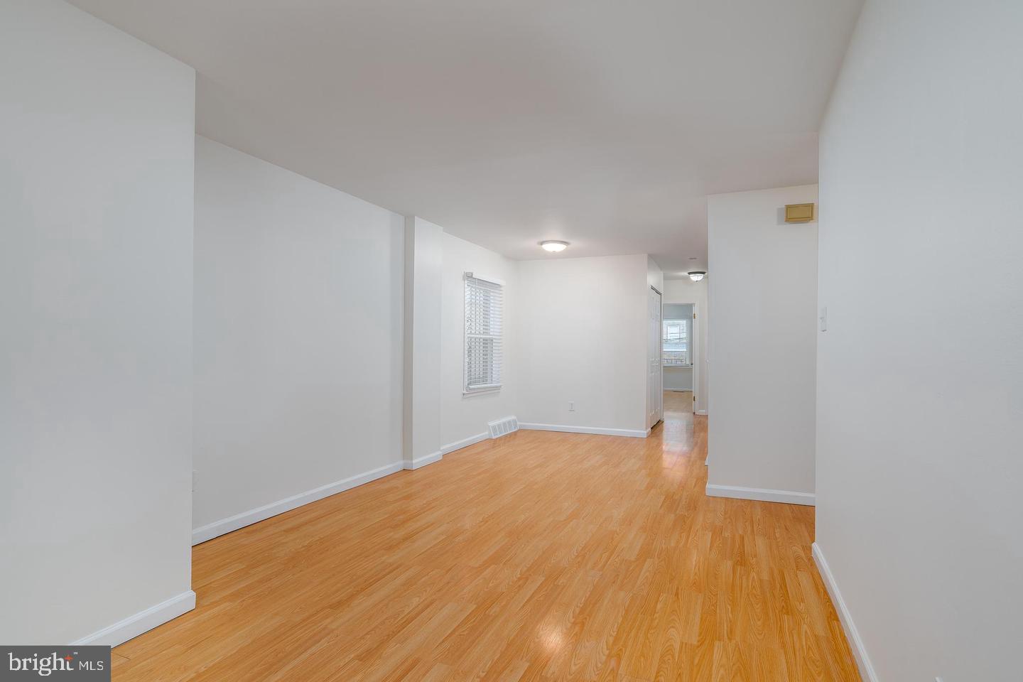 QUEEN VILLAGE - Residential Lease
