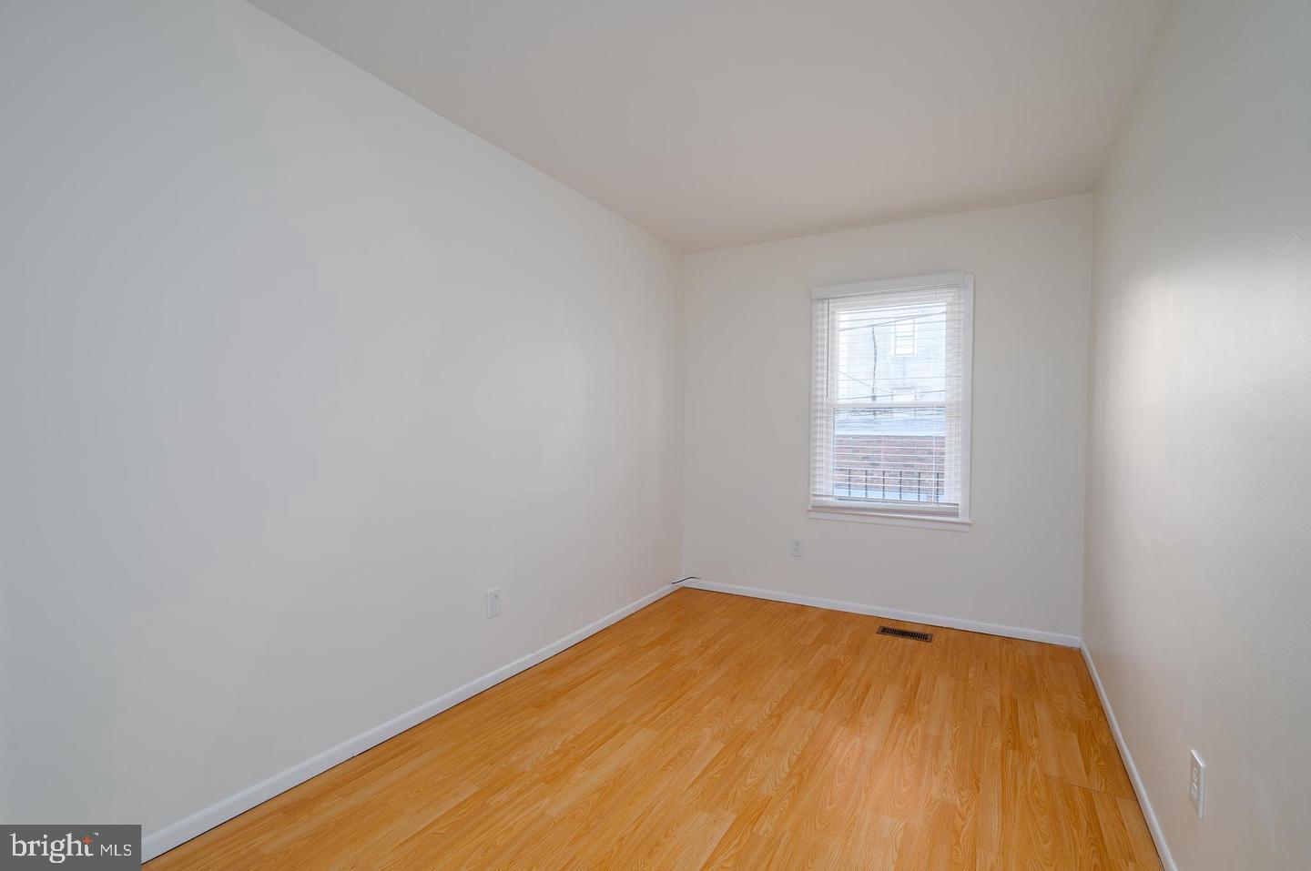 QUEEN VILLAGE - Residential Lease